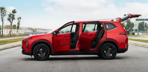 Thân xe VinFast MPV7 – Dài rộng, tối ưu không gian 7 chỗ